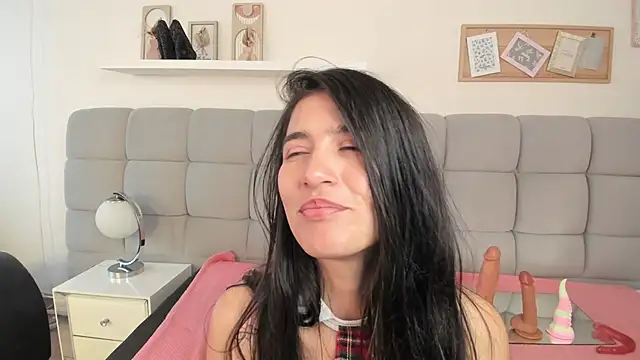 Chlooe Zoe online show from 04-15-26, 07:58