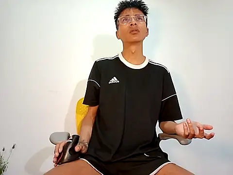 Snapshot of codysmith chatting on 03-21-25, 02:07 codysmith online show from 03-21-25, 02:07