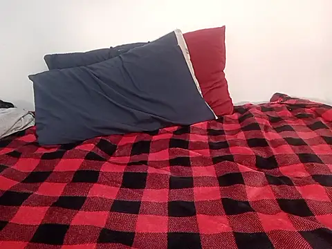 Snapshot of codysmith chatting on 09-26-25, 02:15 codysmith online show from 09-26-25, 02:15