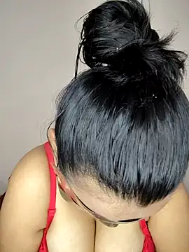 Snapshot of Riya_Stream01 chatting on 02-05-25, 04:58 Riya Stream01 online show from 02-05-25, 04:58