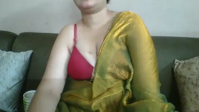 Snapshot of Riya_Stream01 chatting on 05-15-26, 06:26 Riya Stream01 online show from 05-15-26, 06:26