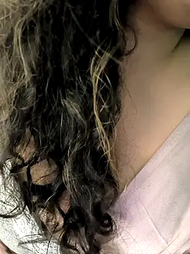 hot menka online show from 03-12-25, 07:17