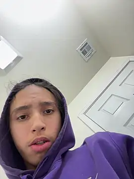 Snapshot of qbaby96 chatting on 12-21-24, 03:03 qbaby96 online show from 12-21-24, 03:03