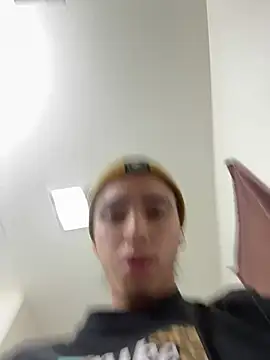 Snapshot of qbaby96 chatting on 12-28-24, 05:12 qbaby96 online show from 12-28-24, 05:12