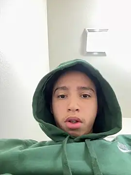 Snapshot of qbaby96 chatting on 01-01-25, 06:38 qbaby96 online show from 01-01-25, 06:38