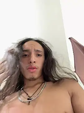 Snapshot of qbaby96 chatting on 01-08-25, 01:31 qbaby96 online show from 01-08-25, 01:31