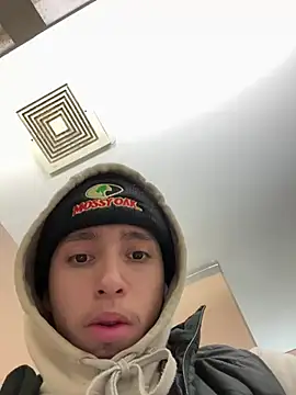 Snapshot of qbaby96 chatting on 01-09-25, 08:03 qbaby96 online show from 01-09-25, 08:03