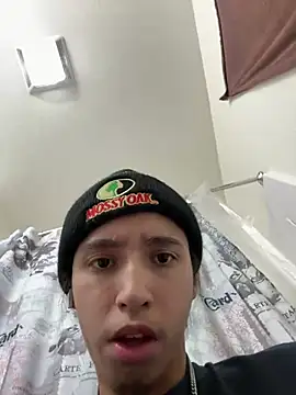 Snapshot of qbaby96 chatting on 01-15-25, 12:36 qbaby96 online show from 01-15-25, 12:36