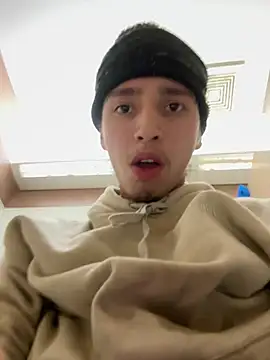 Snapshot of qbaby96 chatting on 01-23-25, 09:39 qbaby96 online show from 01-23-25, 09:39