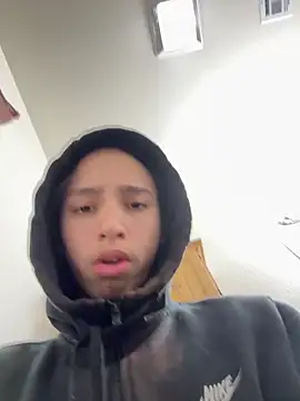 Snapshot of qbaby96 chatting on 01-29-25, 11:56 qbaby96 online show from 01-29-25, 11:56