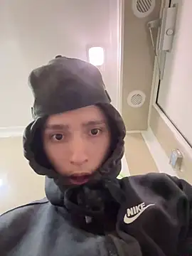 Snapshot of qbaby96 chatting on 02-13-25, 10:02 qbaby96 online show from 02-13-25, 10:02