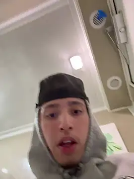 Snapshot of qbaby96 chatting on 03-04-25, 05:53 qbaby96 online show from 03-04-25, 05:53