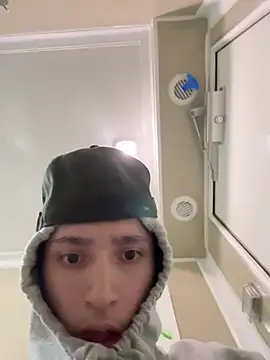 Snapshot of qbaby96 chatting on 03-04-25, 10:13 qbaby96 online show from 03-04-25, 10:13