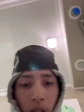 Snapshot of qbaby96 chatting on 03-12-25, 06:40 qbaby96 online show from 03-12-25, 06:40