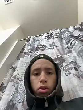 Snapshot of qbaby96 chatting on 03-19-25, 11:36 qbaby96 online show from 03-19-25, 11:36