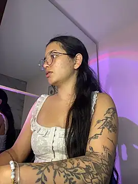 Snapshot of Rosita_forever_ chatting on 04-29-26, 08:15 Rosita forever online show from 04-29-26, 08:15