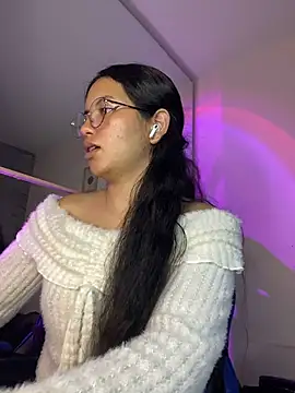Snapshot of Rosita_forever_ chatting on 05-08-26, 04:29 Rosita forever online show from 05-08-26, 04:29