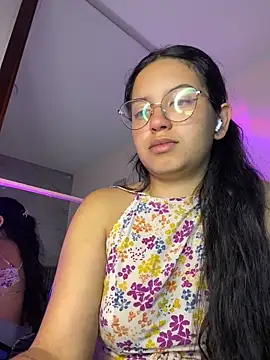 Snapshot of Rosita_forever_ chatting on 05-15-26, 07:54 Rosita forever online show from 05-15-26, 07:54