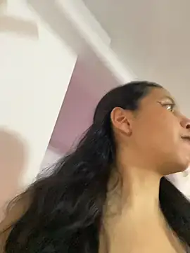 Snapshot of Rosita_forever_ chatting on 05-21-26, 04:58 Rosita forever online show from 05-21-26, 04:58