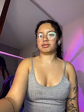 Snapshot of Rosita_forever_ chatting on 05-22-26, 05:03 Rosita forever online show from 05-22-26, 05:03