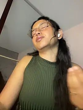 Snapshot of Rosita_forever_ chatting on 06-03-26, 02:33 Rosita forever online show from 06-03-26, 02:33
