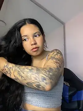 Snapshot of Rosita_forever_ chatting on 06-15-26, 03:03 Rosita forever online show from 06-15-26, 03:03