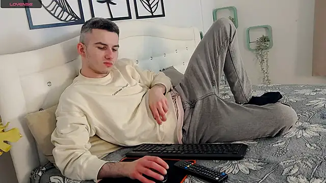 Snapshot of Devin_Jay chatting on 02-09-25, 07:41 Devin Jay online show from 02-09-25, 07:41