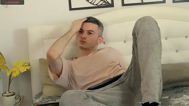 Snapshot of Devin_Jay chatting on 02-09-25, 10:54 Devin Jay online show from 02-09-25, 10:54