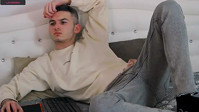 Snapshot of Devin_Jay chatting on 02-10-25, 01:57 Devin Jay online show from 02-10-25, 01:57