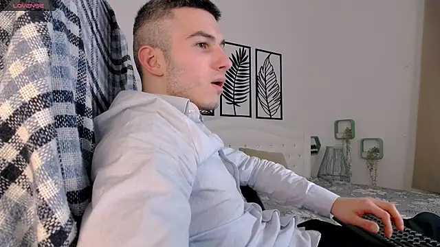 Snapshot of Devin_Jay chatting on 02-11-25, 02:14 Devin Jay online show from 02-11-25, 02:14