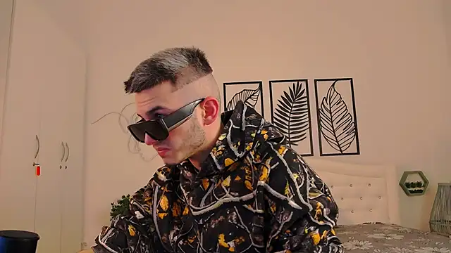 Snapshot of Devin_Jay chatting on 02-27-25, 01:48 Devin Jay online show from 02-27-25, 01:48