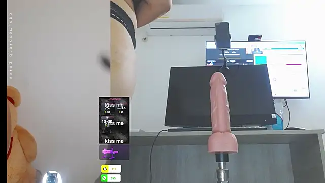 Snapshot of mariana_1_ chatting on 01-23-25, 05:56 mariana 1 online show from 01-23-25, 05:56