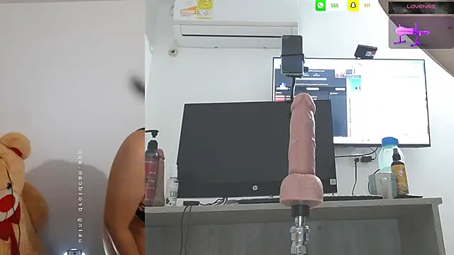 Snapshot of mariana_1_ chatting on 02-12-25, 07:44 mariana 1 online show from 02-12-25, 07:44