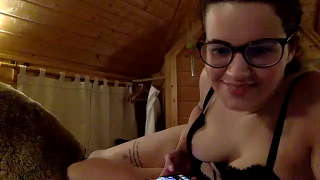 LolaGuess online show from 12-22-24, 09:53