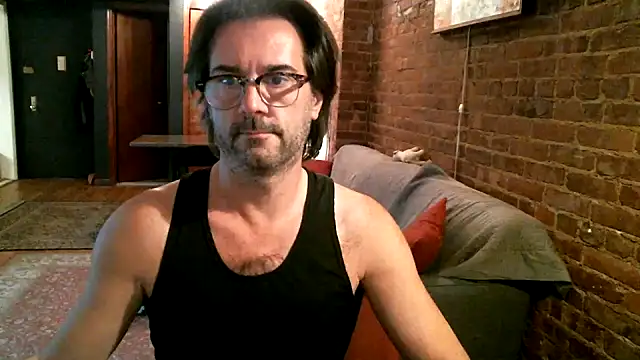 Snapshot of Johnny_Bottoms chatting on 12-20-24, 06:56 Johnny Bottoms online show from 12-20-24, 06:56