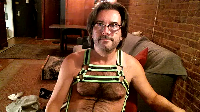 Snapshot of Johnny_Bottoms chatting on 12-20-24, 10:00 Johnny Bottoms online show from 12-20-24, 10:00