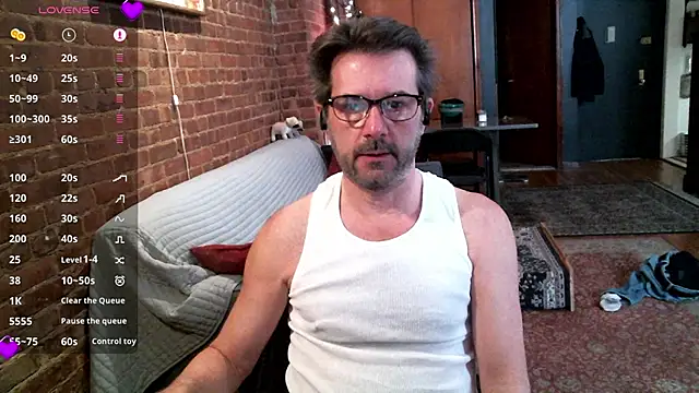 Snapshot of Johnny_Bottoms chatting on 03-09-25, 03:27 Johnny Bottoms online show from 03-09-25, 03:27