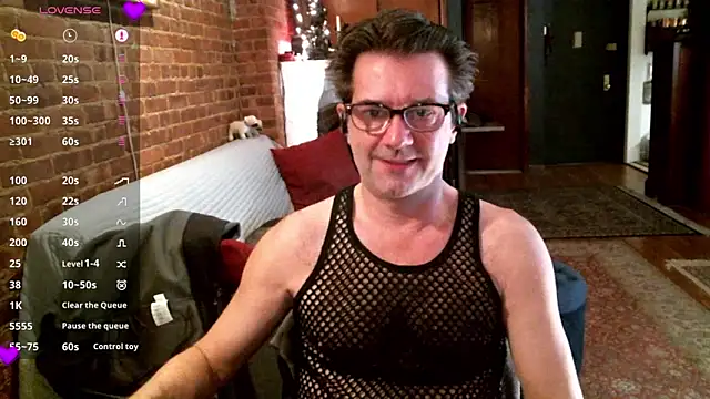 Snapshot of Johnny_Bottoms chatting on 03-15-25, 02:23 Johnny Bottoms online show from 03-15-25, 02:23