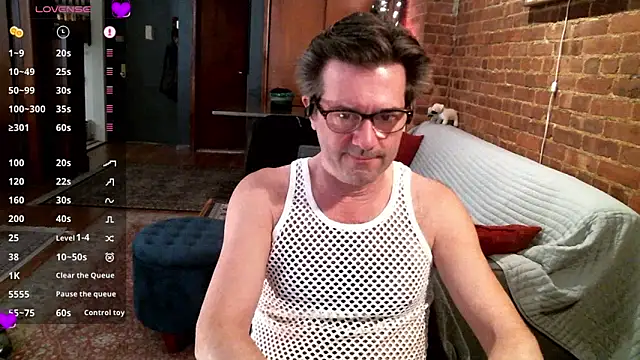 Snapshot of Johnny_Bottoms chatting on 03-16-25, 02:22 Johnny Bottoms online show from 03-16-25, 02:22