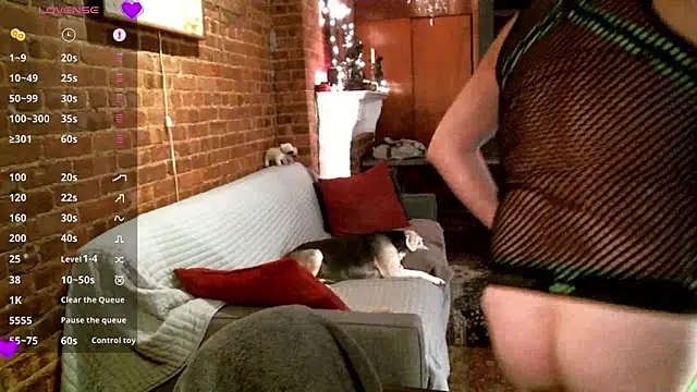 Snapshot of Johnny_Bottoms chatting on 03-19-25, 10:09 Johnny Bottoms online show from 03-19-25, 10:09