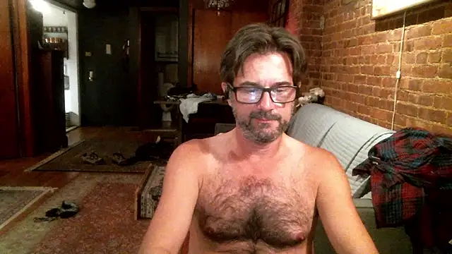 Snapshot of Johnny_Bottoms chatting on 09-13-25, 01:05 Johnny Bottoms online show from 09-13-25, 01:05