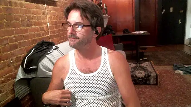 Snapshot of Johnny_Bottoms chatting on 09-15-25, 11:38 Johnny Bottoms online show from 09-15-25, 11:38