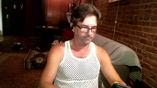 Snapshot of Johnny_Bottoms chatting on 09-17-25, 10:55 Johnny Bottoms online show from 09-17-25, 10:55