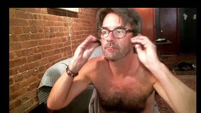 Snapshot of Johnny_Bottoms chatting on 09-20-25, 12:39 Johnny Bottoms online show from 09-20-25, 12:39