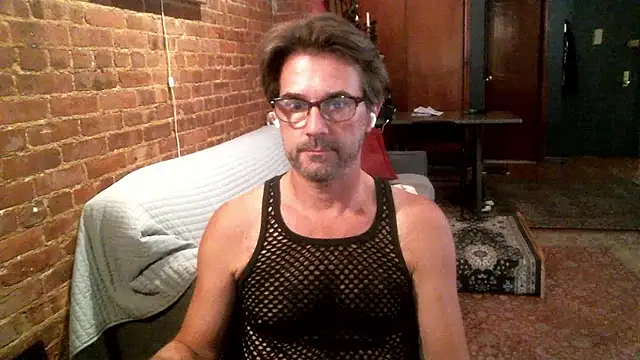 Snapshot of Johnny_Bottoms chatting on 09-27-25, 09:20 Johnny Bottoms online show from 09-27-25, 09:20