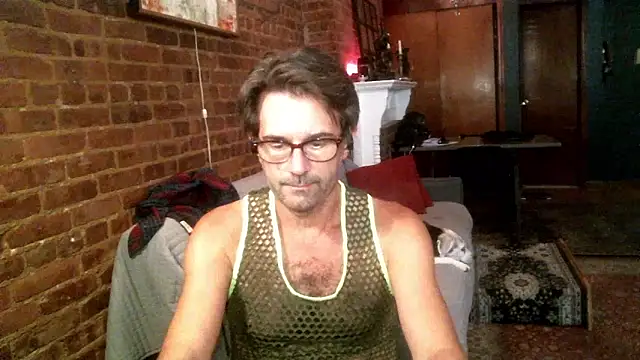 Snapshot of Johnny_Bottoms chatting on 10-03-25, 09:12 Johnny Bottoms online show from 10-03-25, 09:12