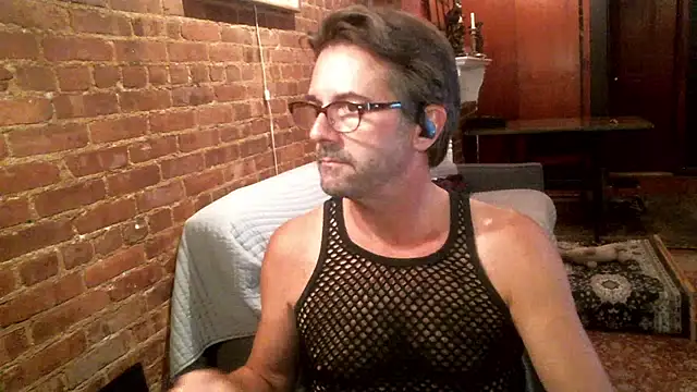 Snapshot of Johnny_Bottoms chatting on 10-06-25, 10:51 Johnny Bottoms online show from 10-06-25, 10:51