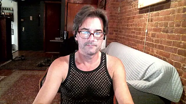 Snapshot of Johnny_Bottoms chatting on 11-10-25, 11:48 Johnny Bottoms online show from 11-10-25, 11:48