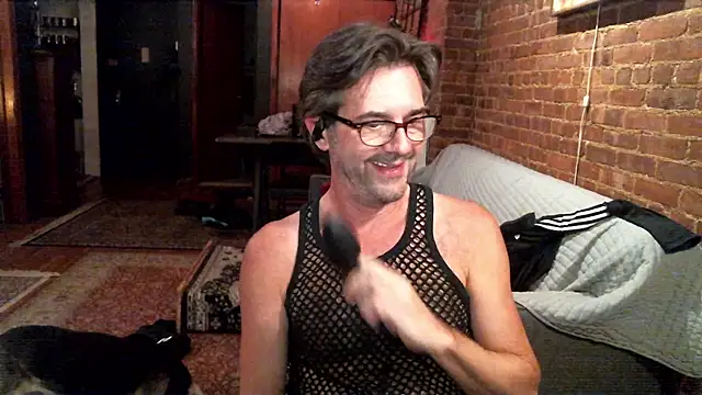 Snapshot of Johnny_Bottoms chatting on 11-14-25, 04:22 Johnny Bottoms online show from 11-14-25, 04:22