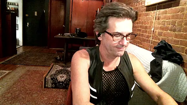 Snapshot of Johnny_Bottoms chatting on 11-14-25, 11:46 Johnny Bottoms online show from 11-14-25, 11:46